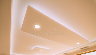 spanplafond glanzend met verlichting